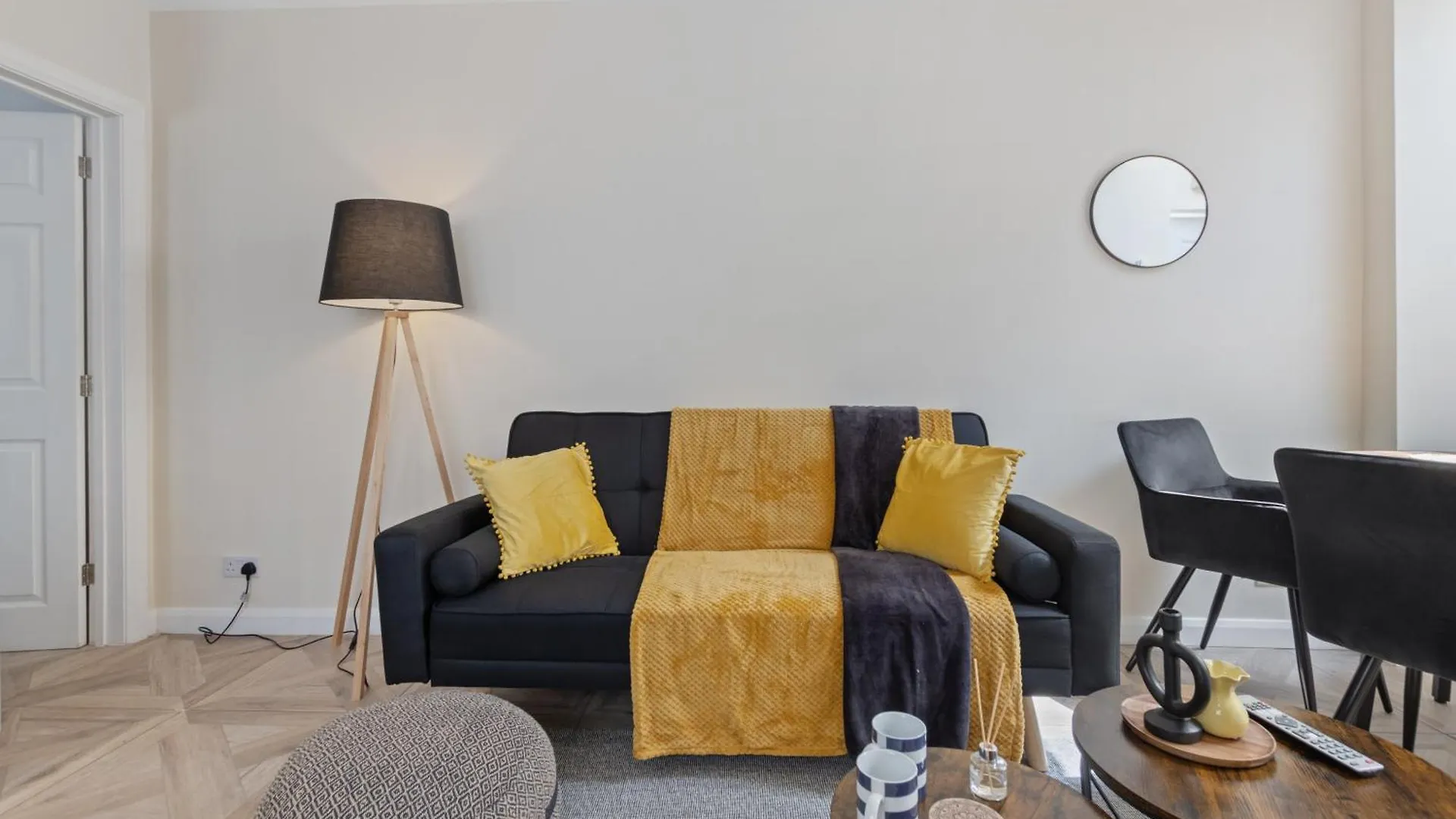 Modern Apartment Free Off Road Parking 2X Double Rooms Suite 11 Nottingham