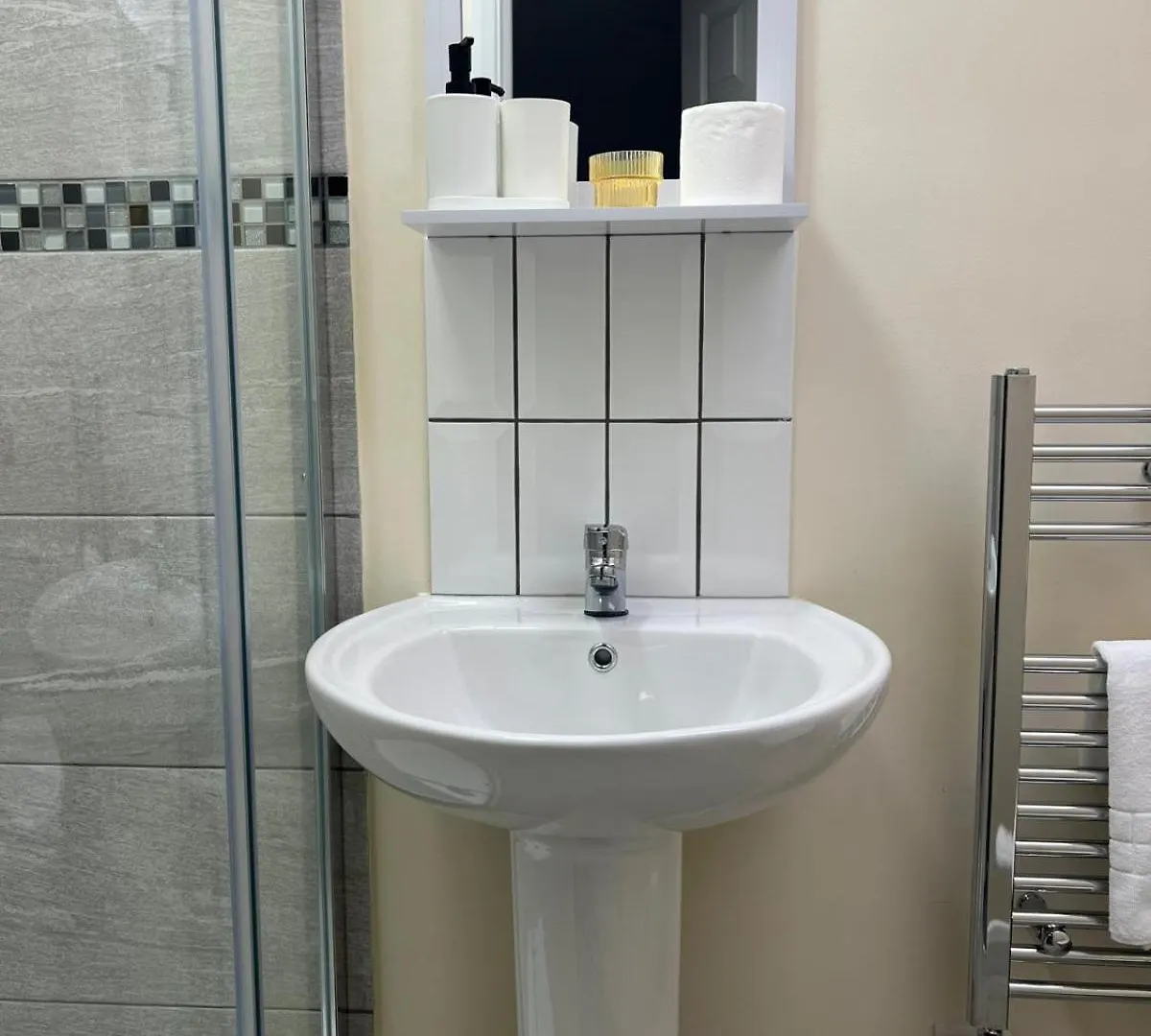 Modern Apartment Free Off Road Parking 2X Double Rooms Suite 11 Nottingham